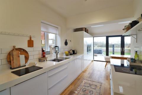 185 Brampton Road, Carlisle, CA3 9AX