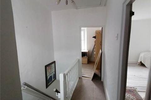 9 Howard Street, Tonypandy, CF40 2BP