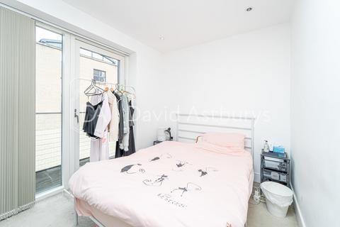 2 bedroom flat to rent, Warner Street, Clerkenwell, London