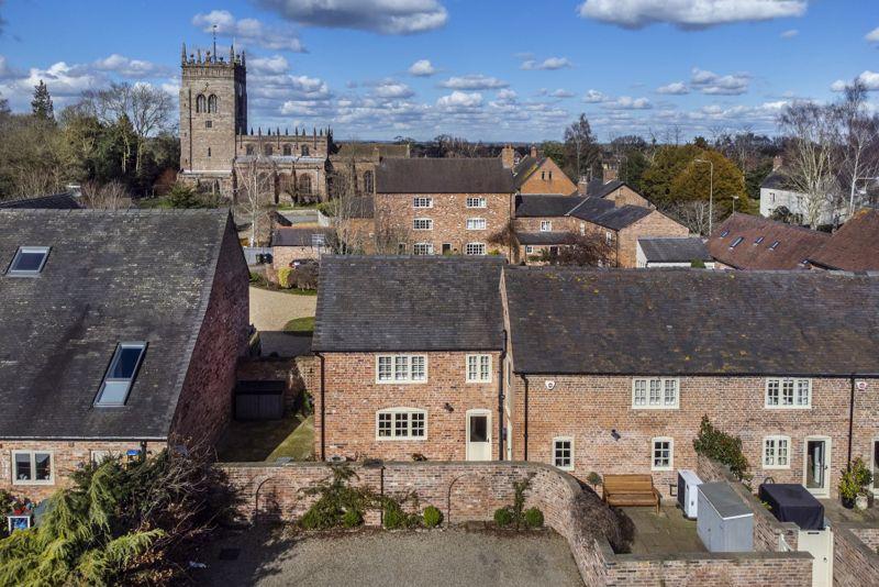 "Star Mews", Chester Road, Acton, Near Nantwich 2 bed character