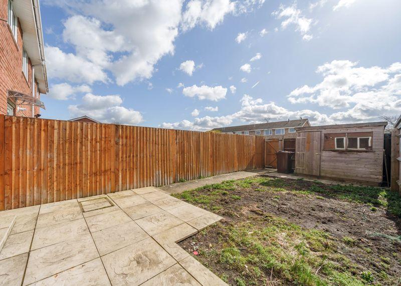 Woodhill Drive, Grove 3 bed terraced house £255,000