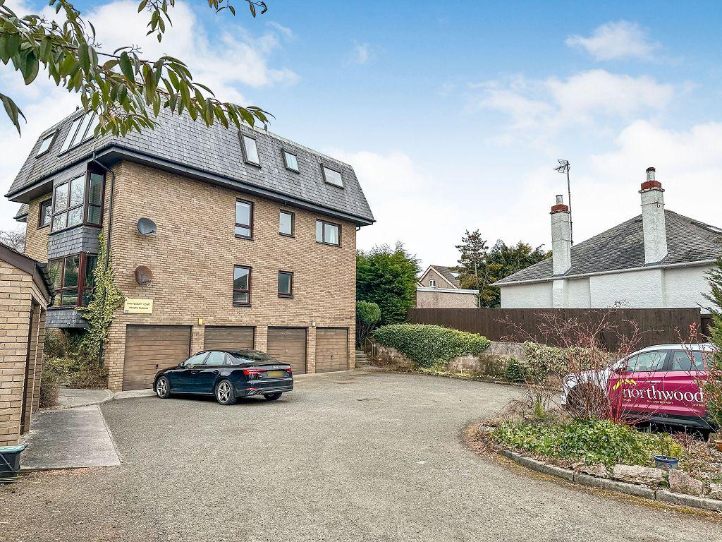 99c Shaftesbury Road, Dundee, DD2 1JY 2 bed flat £1,100 pcm (£254 pw)