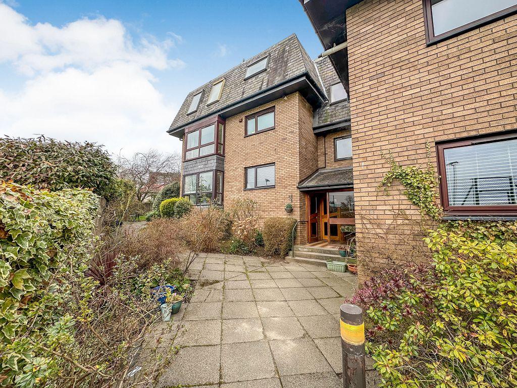 99c Shaftesbury Road, Dundee, DD2 1JY 2 bed flat £1,100 pcm (£254 pw)