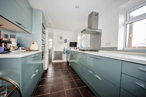 17 Chalmers Road, Ashford, TW15 1DT