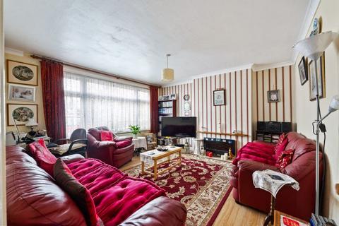 90 Cheam Common Road, Worcester Park, KT4 8QR