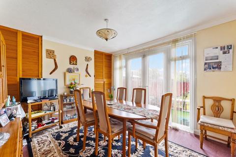 90 Cheam Common Road, Worcester Park, KT4 8QR