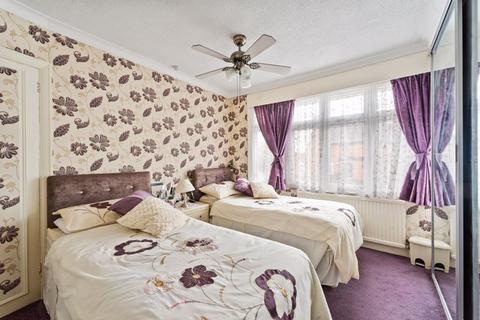 90 Cheam Common Road, Worcester Park, KT4 8QR