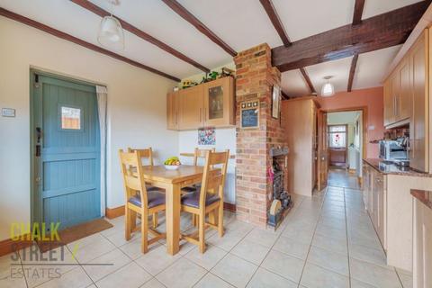 2 Hacton Drive, Hornchurch, RM12 6DP