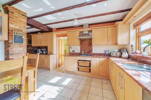 2 Hacton Drive, Hornchurch, RM12 6DP