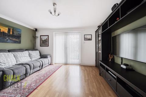 64 Martin Road, Dagenham, RM8 2XB