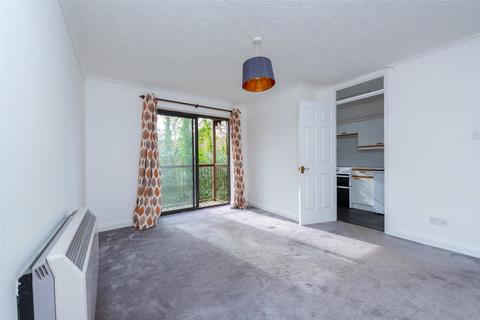 1 bedroom apartment to rent, Christy Court, Tadley, Hampshire, RG26