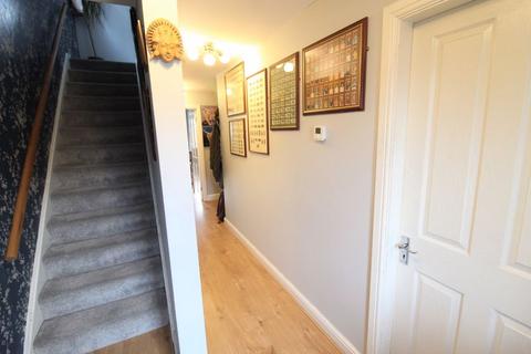 3 bedroom semi-detached house for sale - Heol Llewelyn, Coedpoeth