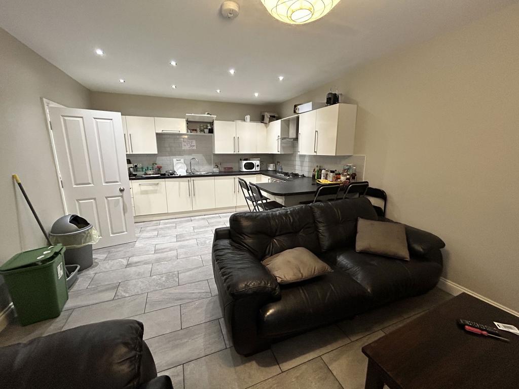 Kitchen/lounge