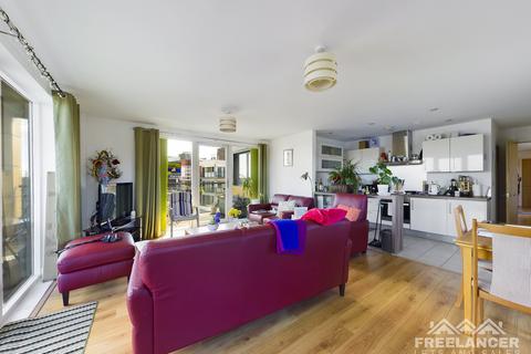 2 bedroom flat for sale, Llanarth Court, Newport,