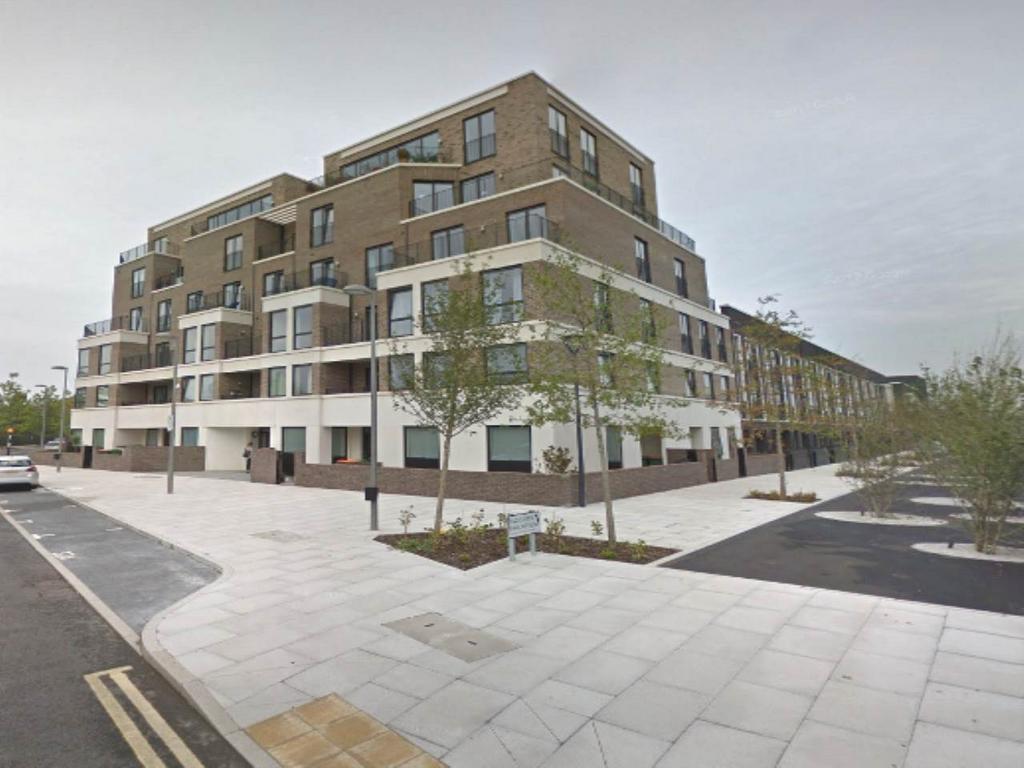 Park View Mansions, Olympic Park... 3 bed flat £3,000 pcm (£692 pw)