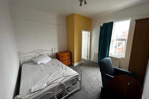 8 bedroom ground floor flat for sale - Old Chester Road, Birkenhead, Merseyside, CH42