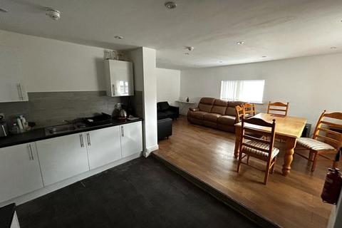 8 bedroom ground floor flat for sale - Old Chester Road, Birkenhead, Merseyside, CH42