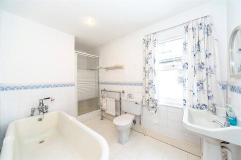 32 Forest Road, Richmond, TW9 3BZ