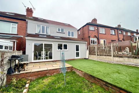 5 bedroom semi-detached house for sale, Queens Drive, Barnsley, S75 2QQ