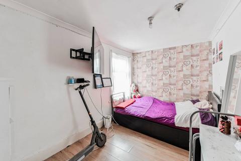 3 South Grove, London, N15 5QG
