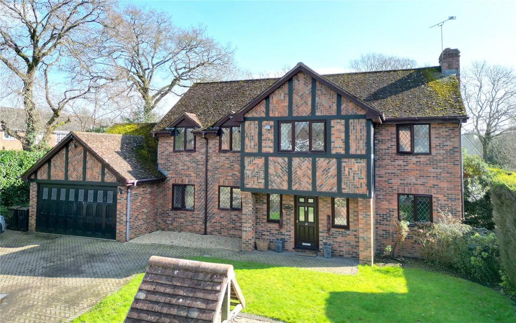 Stouts Lane, Bransgore, Dorset, BH23 4 bed detached house for sale £