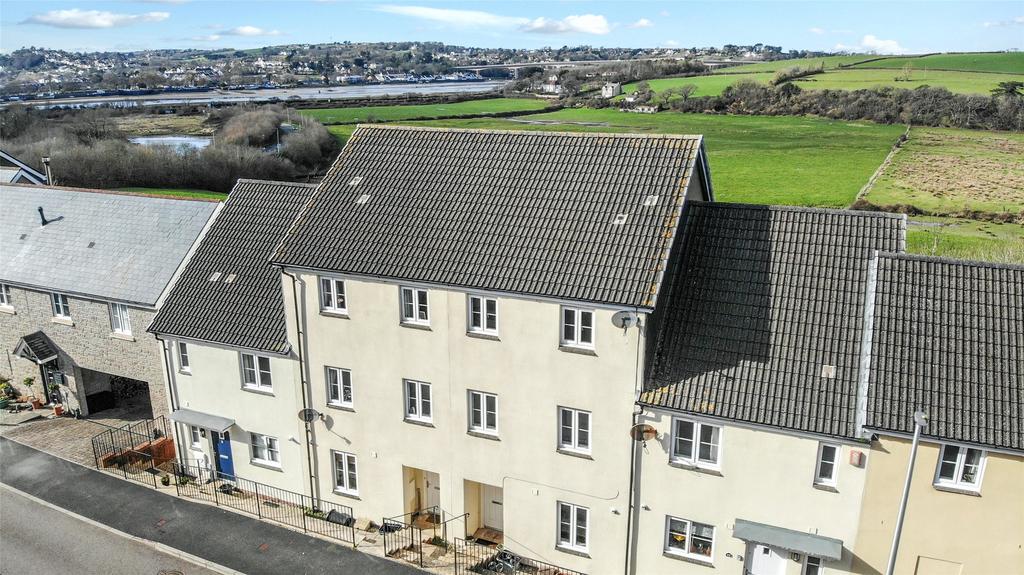 Donn Gardens, Bideford, Devon, EX39 4 bed terraced house for sale £