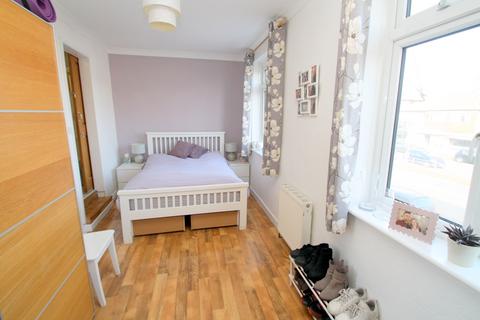 7b Broadway, Staines-upon-thames, TW18 1AT