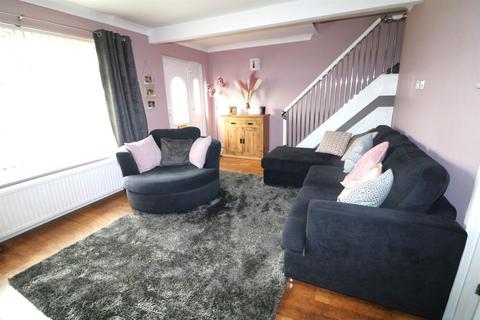24 Castlefields Crescent, Brighouse, HD6 3PD