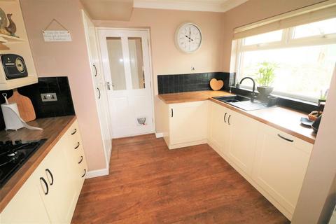 24 Castlefields Crescent, Brighouse, HD6 3PD