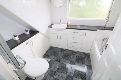 24 Castlefields Crescent, Brighouse, HD6 3PD