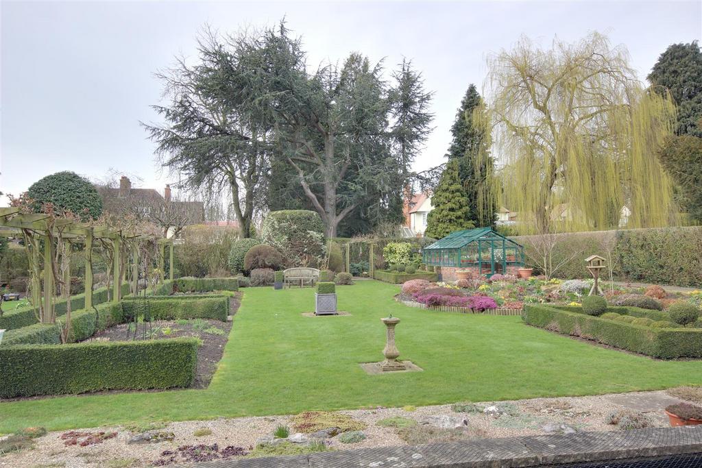 51 Garden4.jpg