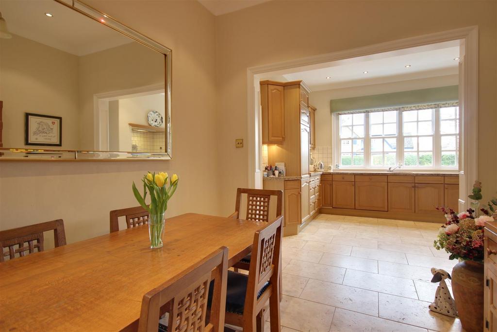 Breakfast Room
