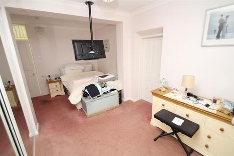 24 Arundel Close, Swindon, SN3 1JG