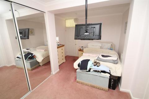 24 Arundel Close, Swindon, SN3 1JG