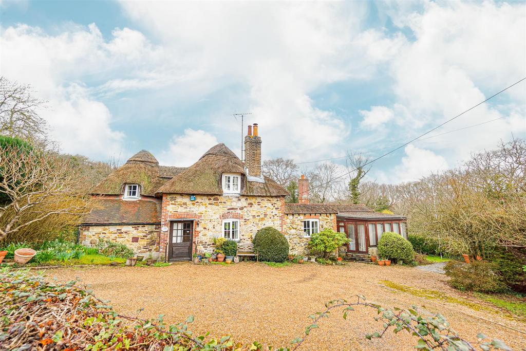 Battery Hill, Fairlight 4 bed detached house for sale £735,000