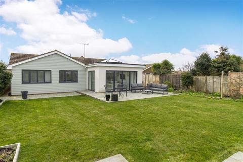 8 Banstead Close, Goring By Sea, Worthing, BN12 4HS