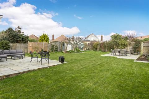 8 Banstead Close, Goring By Sea, Worthing, BN12 4HS