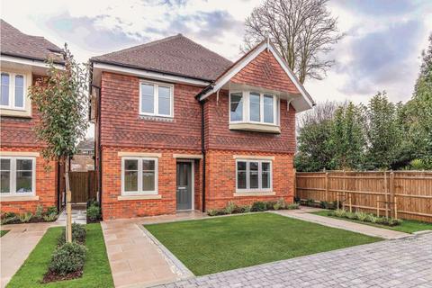4 bedroom detached house for sale - Clewer Hill Road, Windsor