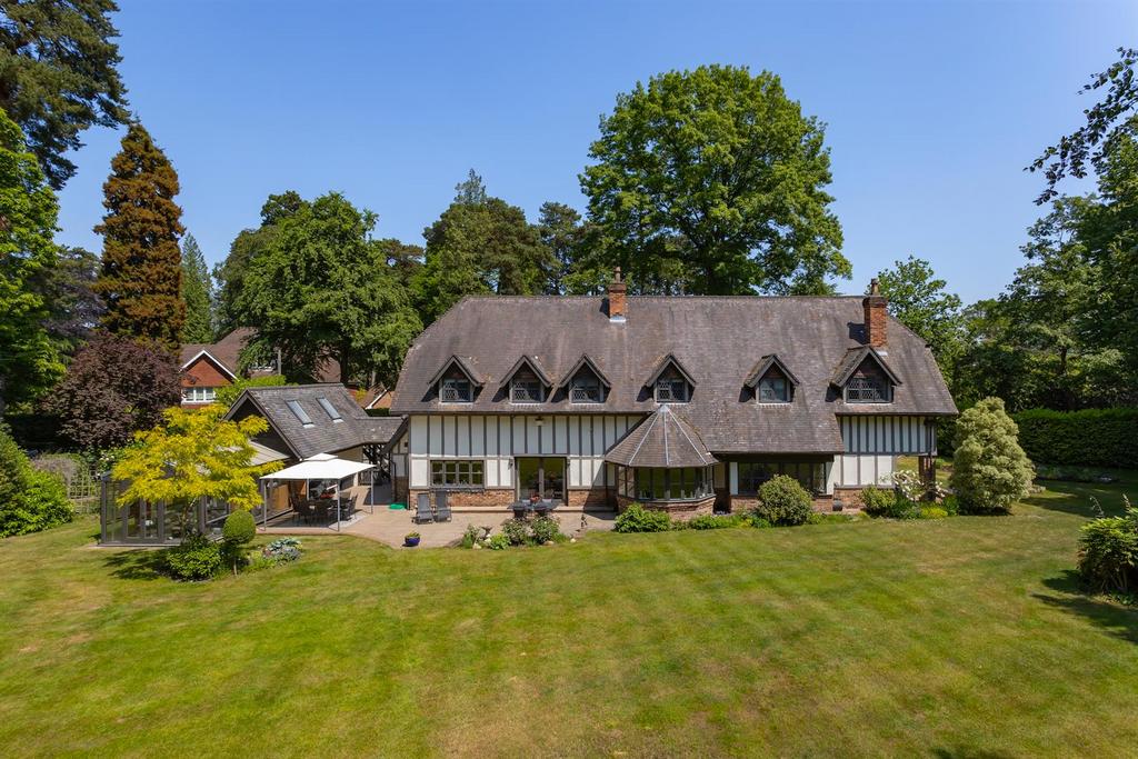 Larch Avenue, Sunningdale SL5 5 bed detached house £2,500,000