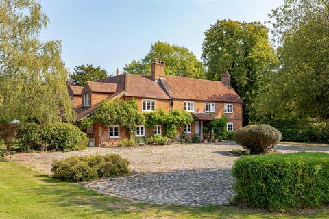 Manor Farm Cottage Rye Grove, Lightwater, GU18 5SE
