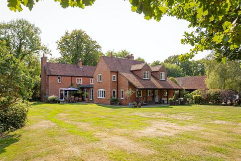 Manor Farm Cottage Rye Grove, Lightwater, GU18 5SE
