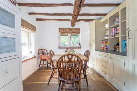 Manor Farm Cottage Rye Grove, Lightwater, GU18 5SE