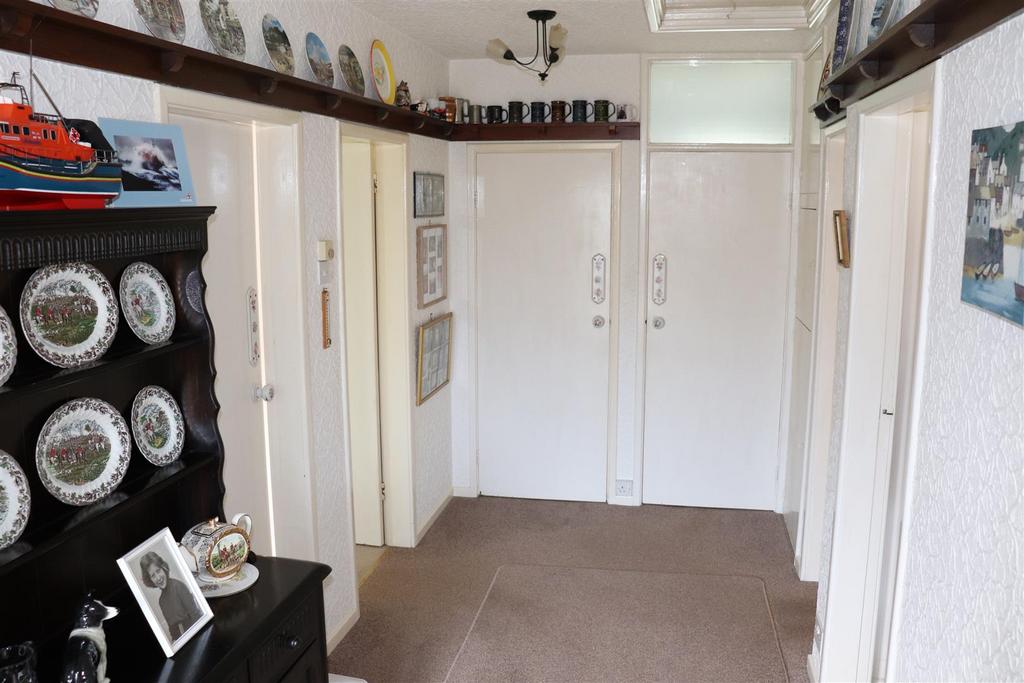 Harborough Drive, Aldridge 2 bed detached bungalow £410,000