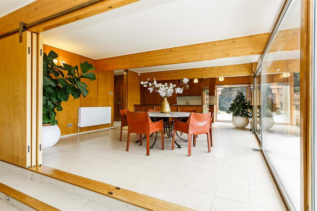 8268406-interior03.jpg