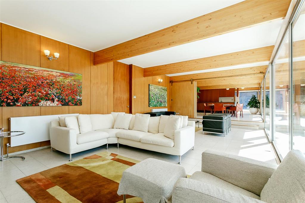 8268406-interior15.jpg