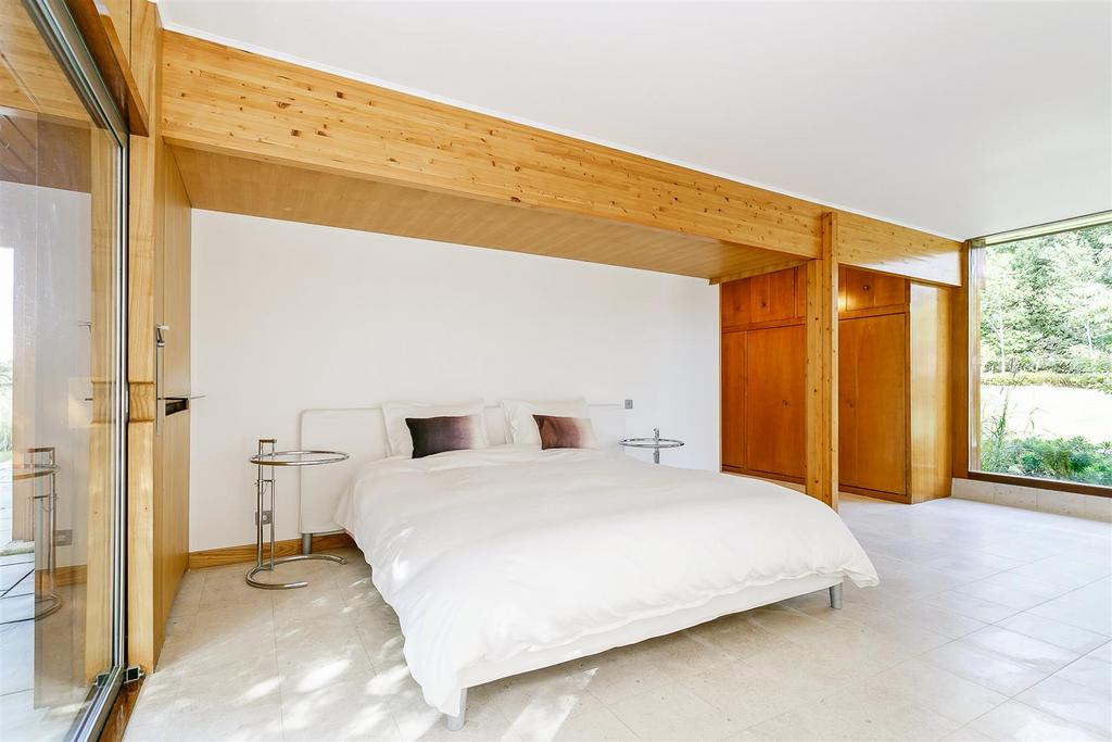 8268406-interior21.jpg