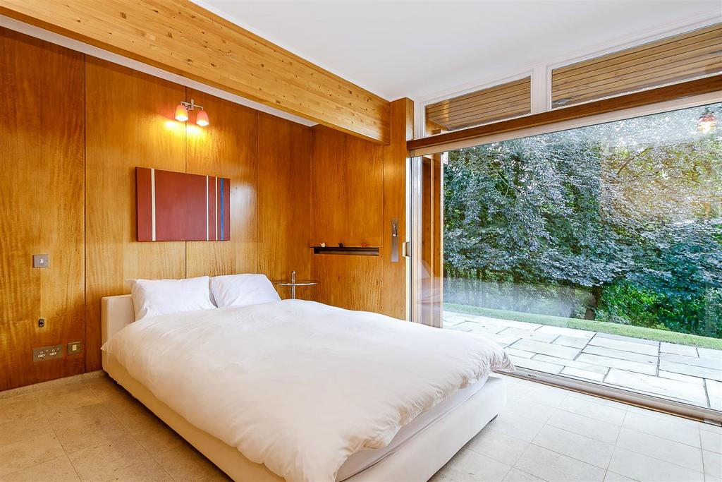 8268406-interior24.jpg