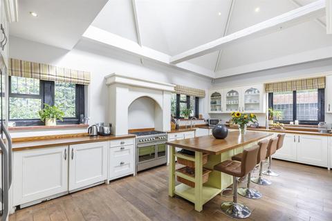 The Tudor Cottage Priory Road, Sunningdale, Ascot, SL5 9RQ