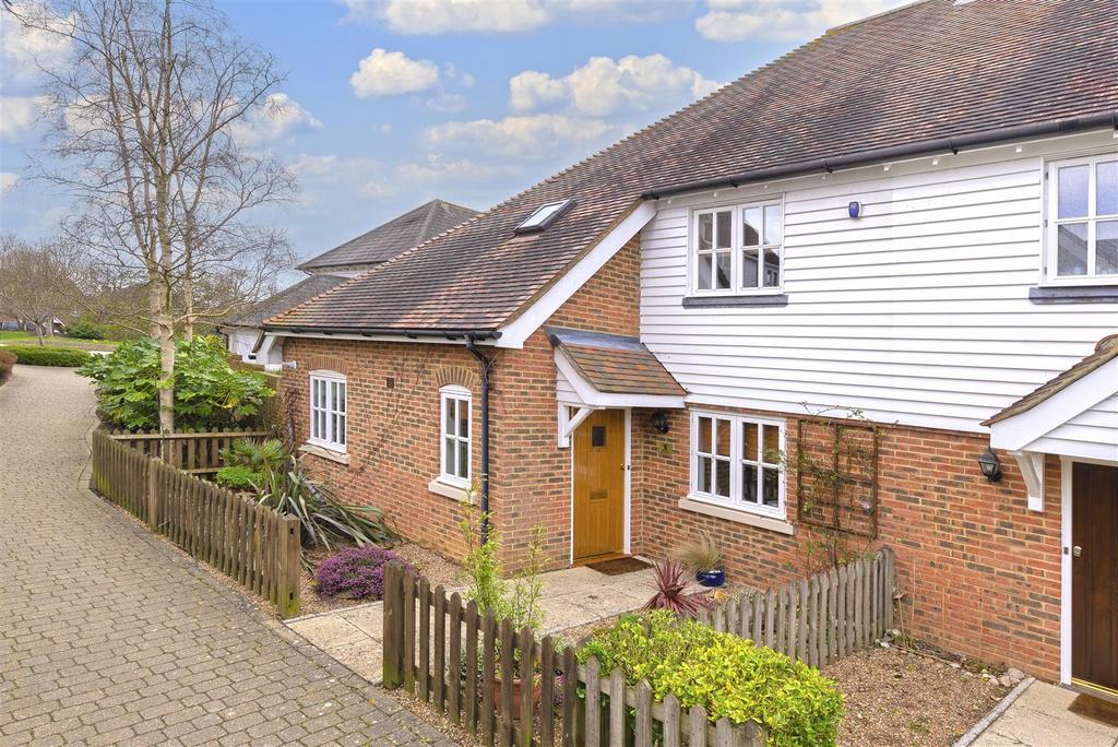 Laxton Walk, Kings Hill 3 bed semidetached house for sale £435,000