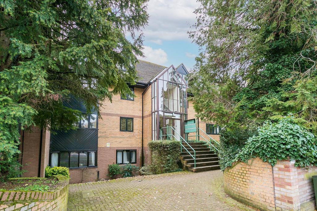Hagden Lane, Watford, Hertfordshire, WD18 2 bed apartment for sale £
